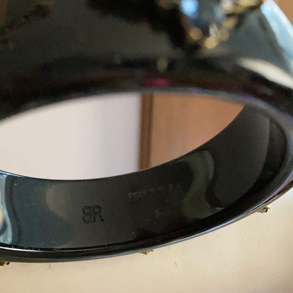 Banana Republic Plastic Bangle - Picture 4 of 5